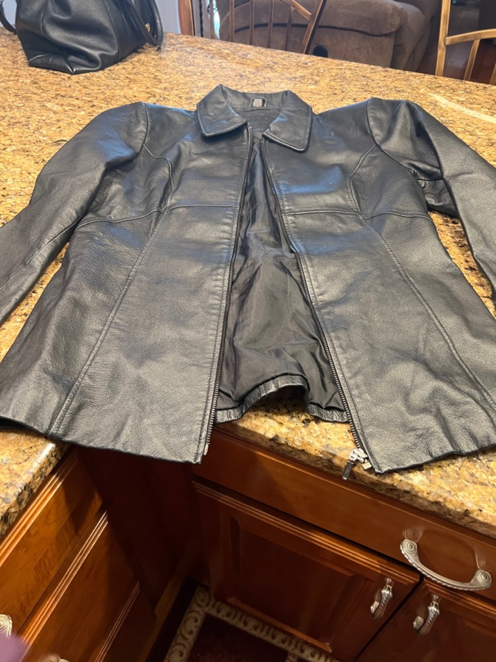 Classic Black Leather Jacket for Women - Sleek Collar Design